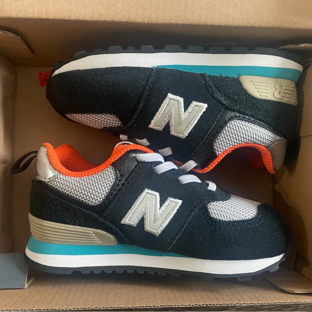 Never worn new balance 574 sz 6c